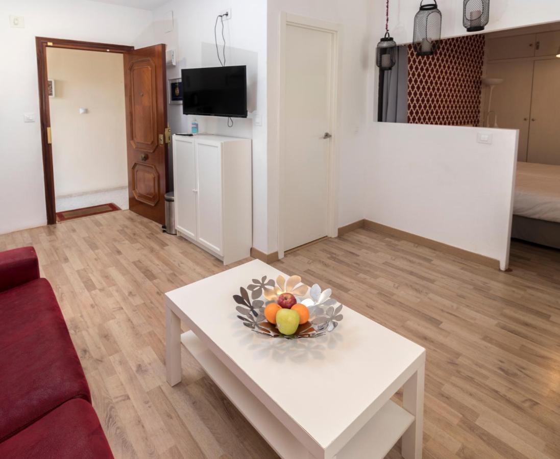 R&m C/sierpes 46 Apartment *